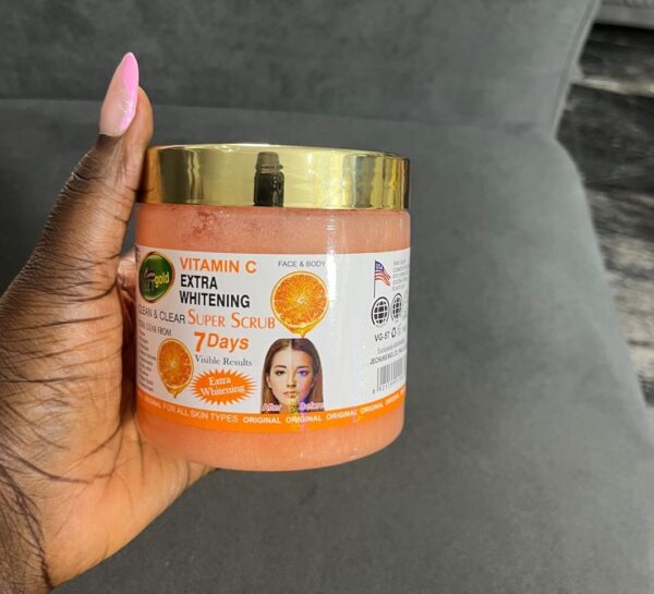 Veet gold vitamin c extra whitening super scrub