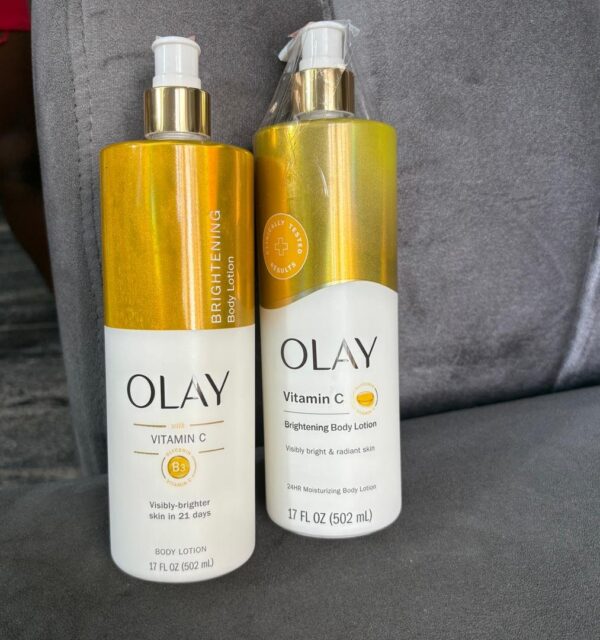 Olay vitamin c revitalizing & hydrating body / visibly brighter skin in 21days lotion - Image 2