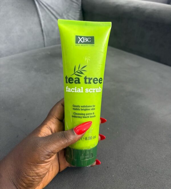 Tea tree facial scrub 250ml