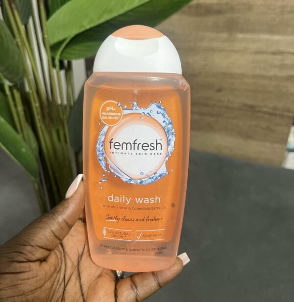 Fem fresh intimate skin care daily wash - Image 2