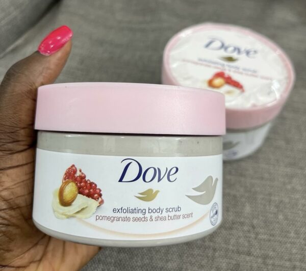 Dove exfoliating body scrub pomegranate seeds & shea butter scent