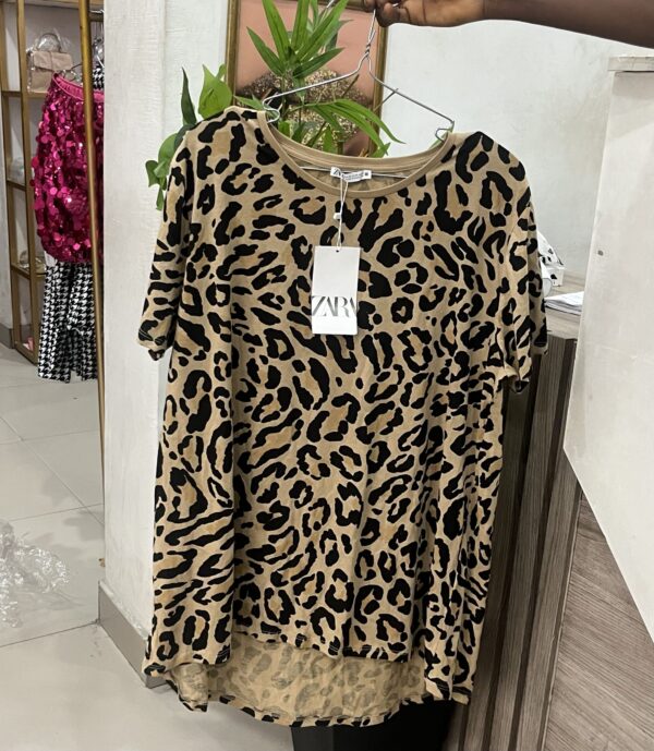 Zara high low Animal print Tshirt in brown/black - Image 2