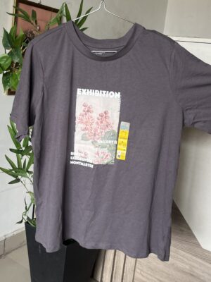 Primark t-shirt in grey-exhibition gallery L