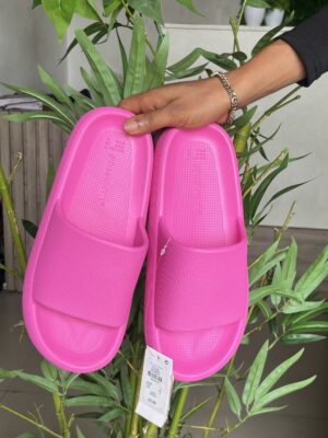 Primark chunky rubber flops in pink slides