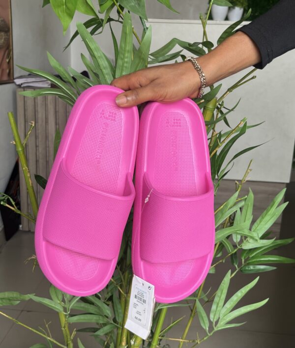Primark chunky rubber flops in pink slides