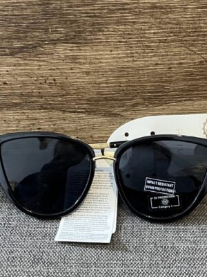 Primark sharp cat eye sunglasses in black