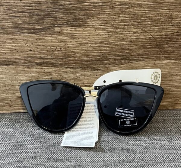 Primark sharp cat eye sunglasses in black