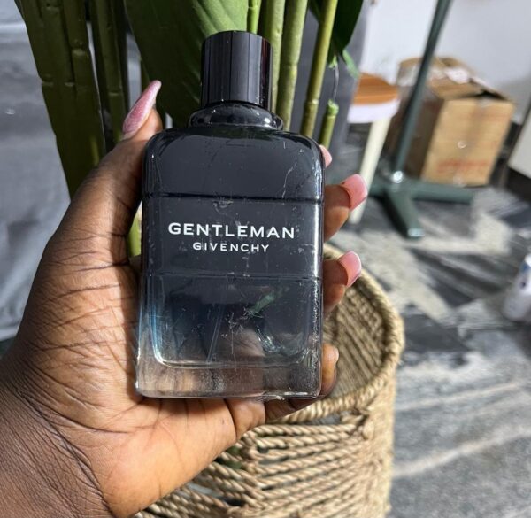 Gentleman Givenchy edt 100ml black & blue bottle