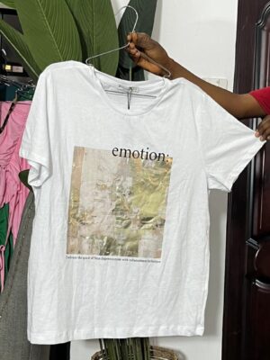 Stradivarius Tshirt in emotion white