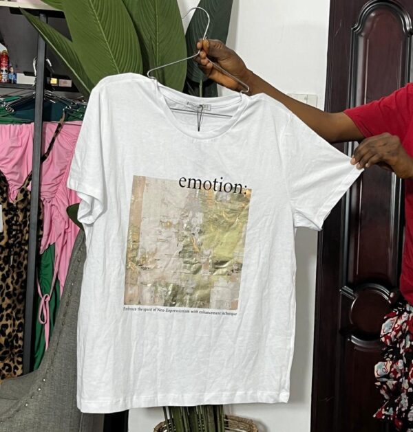 Stradivarius Tshirt in emotion white