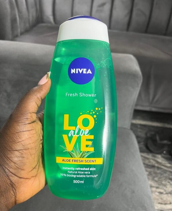 Nivea fresh shower aloe fresh scent wash (green color)
