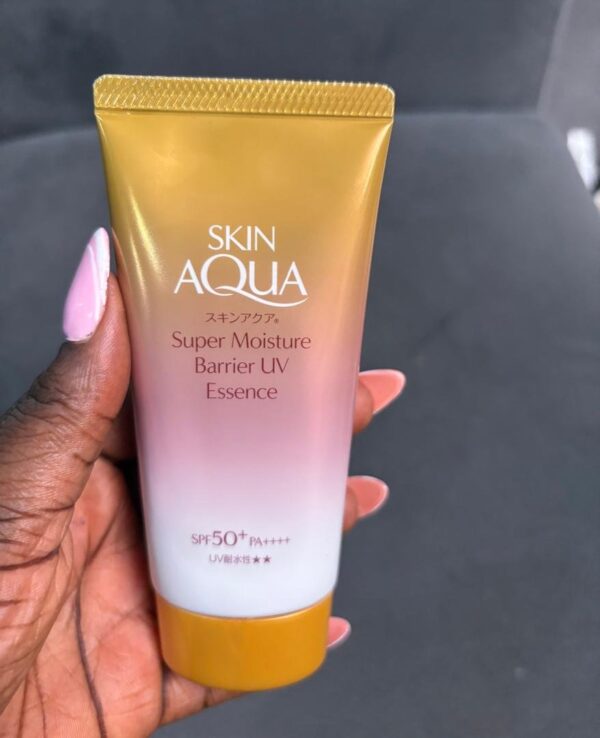 Skin aqua spf 50 super moisture barrier uv essence 70g