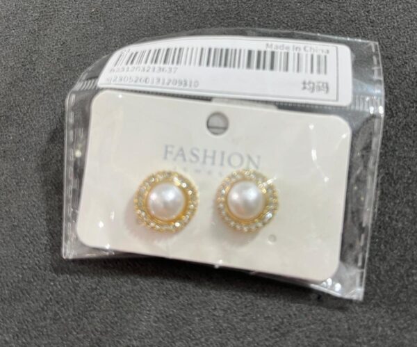 Shein rhinestone oval earrings with pear Gold/silver - Image 2