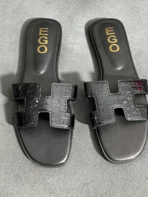 Ego solid  Hermes style patent glossy flat slippers in black