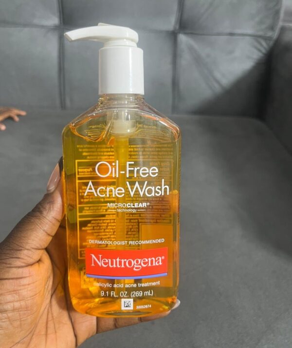 Neutrogena oil free Acne wash - Image 2