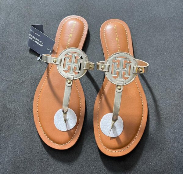 Tommy hilfiger flat slippers in gold - Image 2