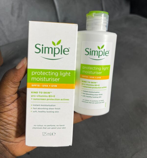 Simple protecting light moisturiser spf15  - uva+ uvb