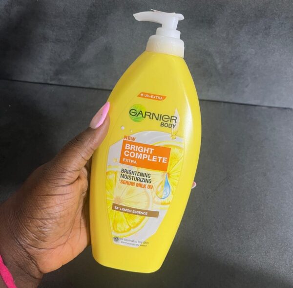 Garnier bright complete extra  normal to dry skin brighenting moisturizing lotion (orange)