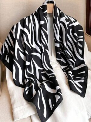 SHEIN Black & white scarf