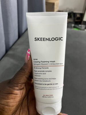 Skeenlogic acne creamy foaming wash 200ml