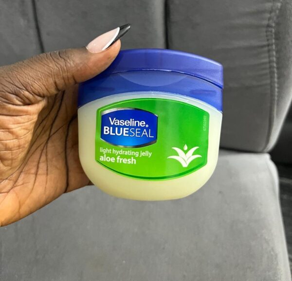Vaseline blueseal light hydrating aloe fresh jelly 250ml