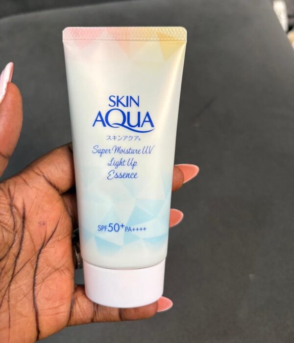 Skin aqua super moisture uv light up essence