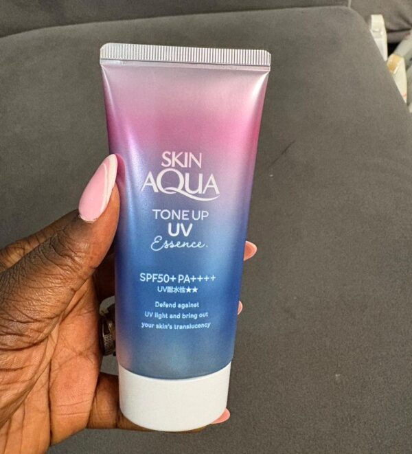Skin aqua tone up uv essence spf 50