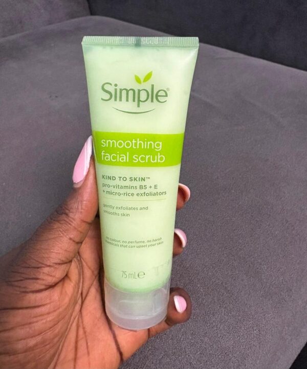 Simple smoothing facial scrub 75ml