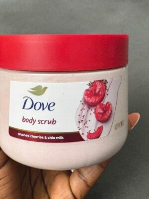 Dove body scrub crushed cherries & chia milk
