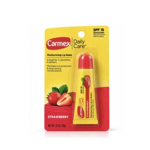 Carmex strawberry moisturizing lip balm spf 15