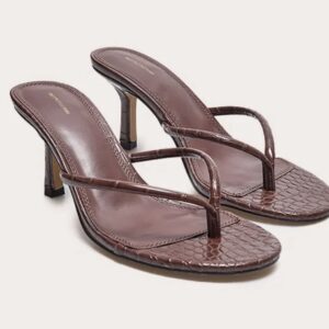 Plt round croc toe thong mules in brown