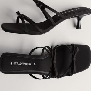 Stradivarius low kitten mules with bow in black 40
