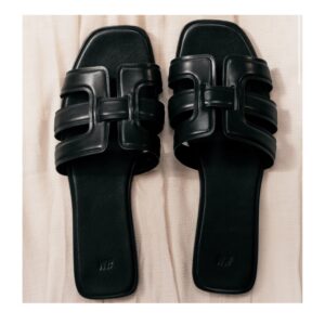H & M Flat slippers in black 39