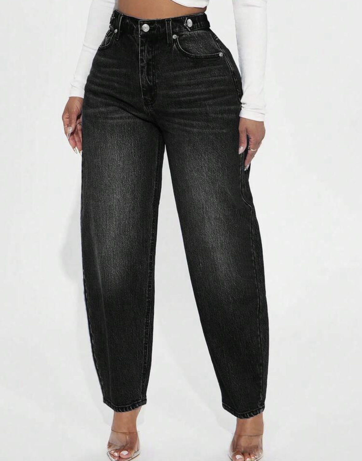 Shein solid cropped tapered denim jeans in black 16 Shein solid cropped tapered denim jeans in black 16