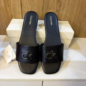 Calvin klein women’s yancie logo flat slippers in black