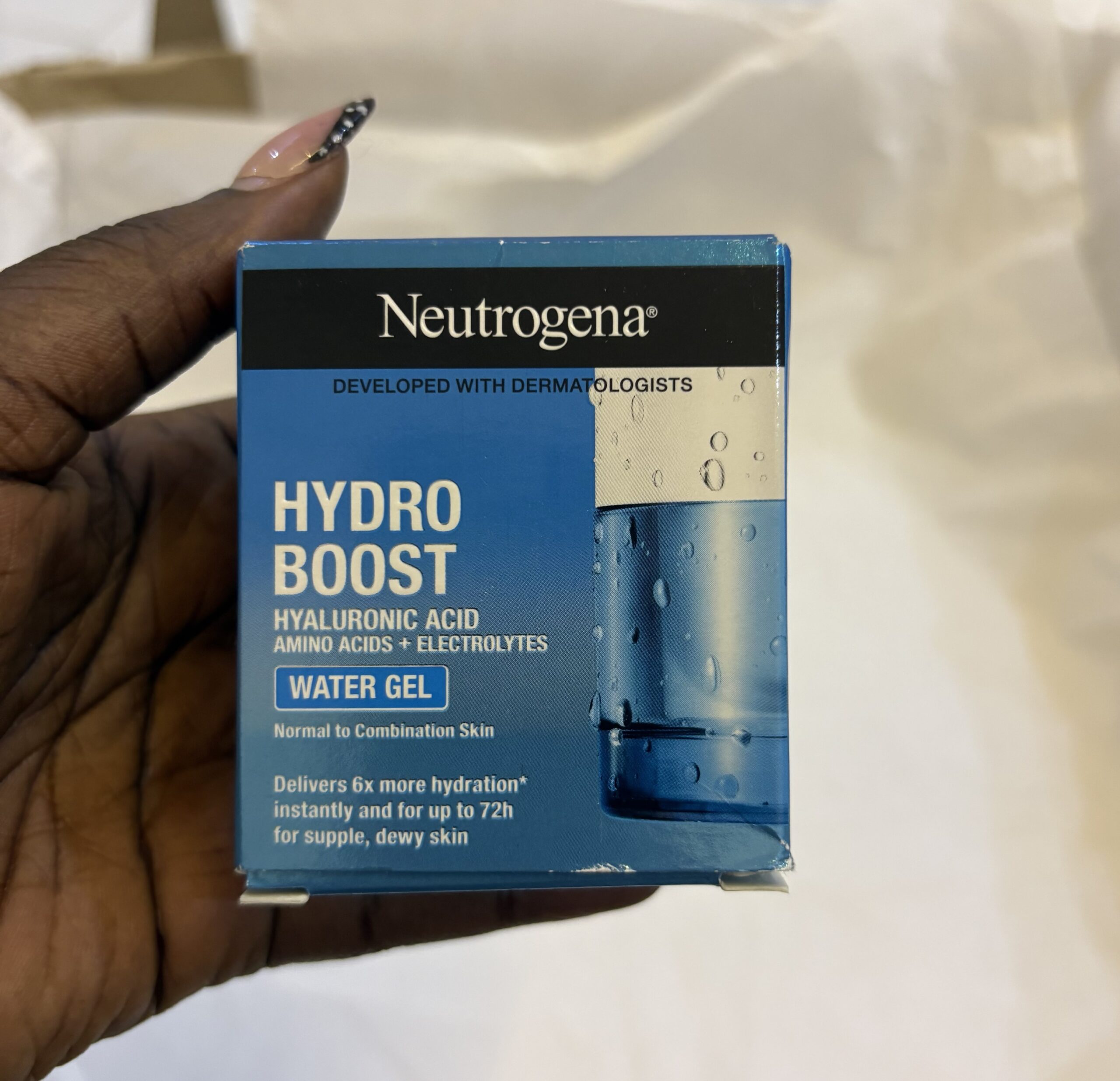 Neutrogena hydro boost hyaluronic acid water gel cream.. Neutrogena hydro boost hyaluronic acid water gel cream..