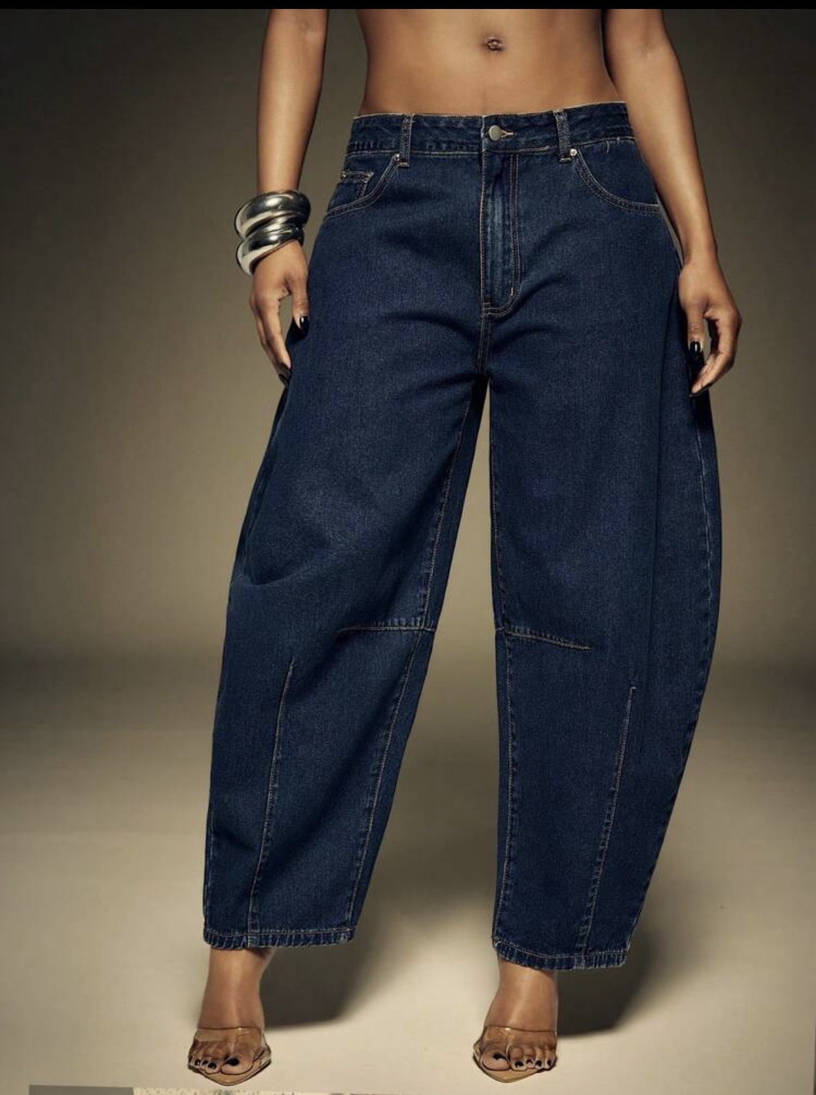 SHEIN solid barrel jeans with details in dark wash denim 30 SHEIN solid barrel jeans with details in dark wash denim 30
